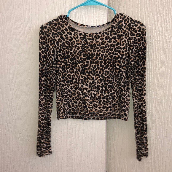 Zara Tops - Zara leopard crop long sleeve top